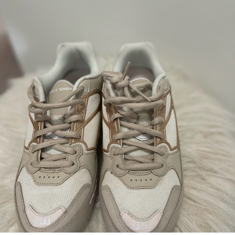 Nike Shox Women's Cream and Gold Sneakers - Picture 4 of 7